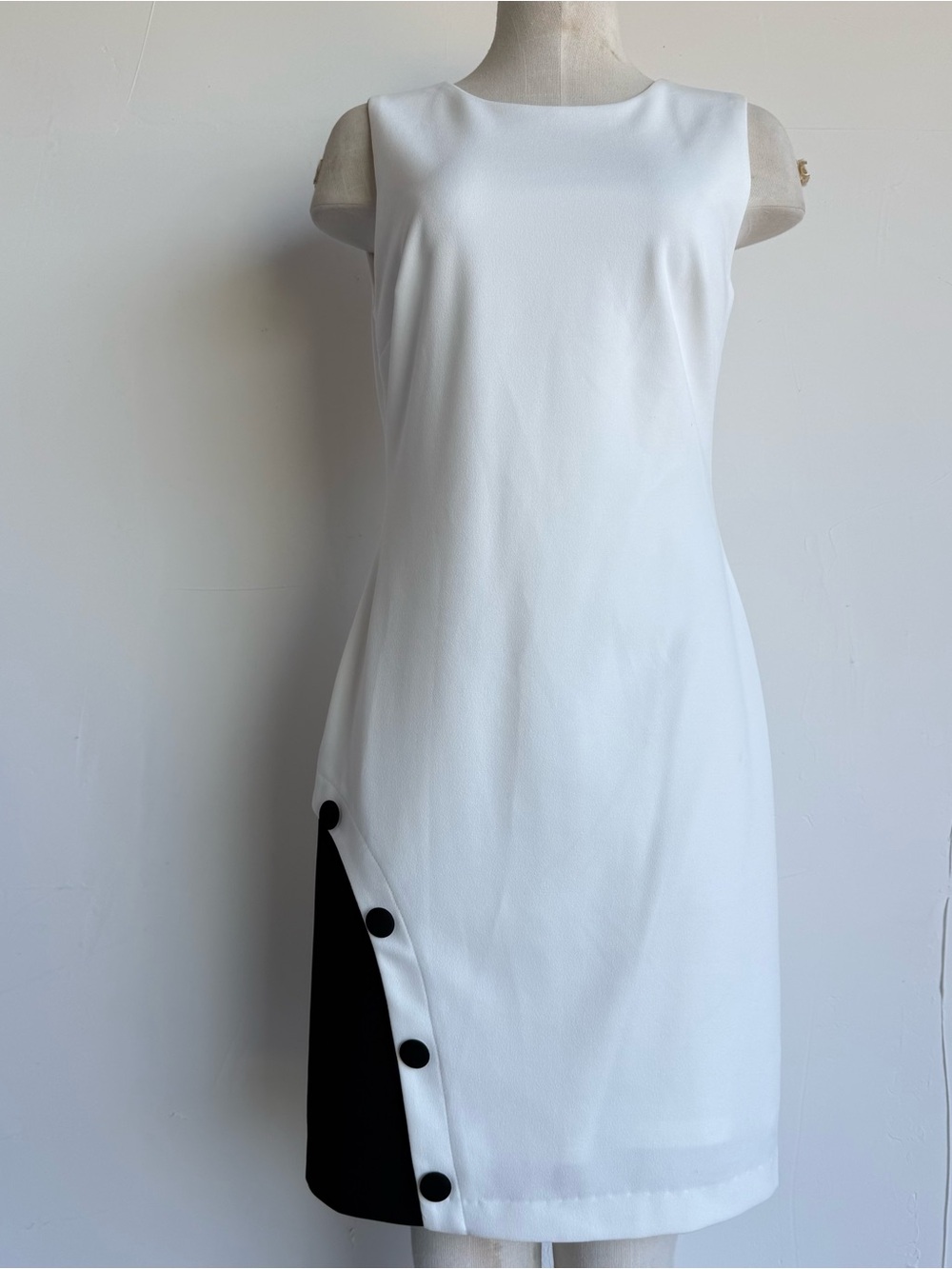 Donna Karan NY Shift Dress SZ6 White Black sleeveless lined knee lenght stretch